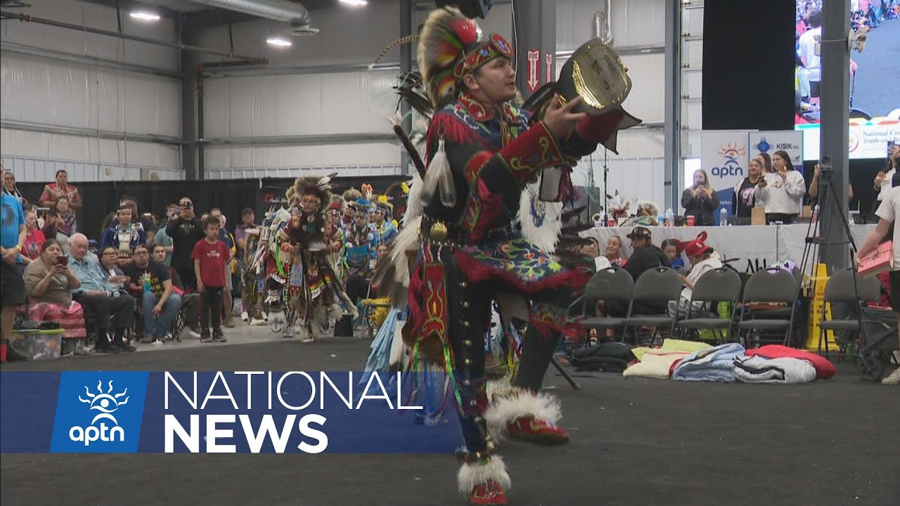 Manitoba Premier Wab Kinew dance Men’s Chicken at Manito Ahbee Festival | APTN News