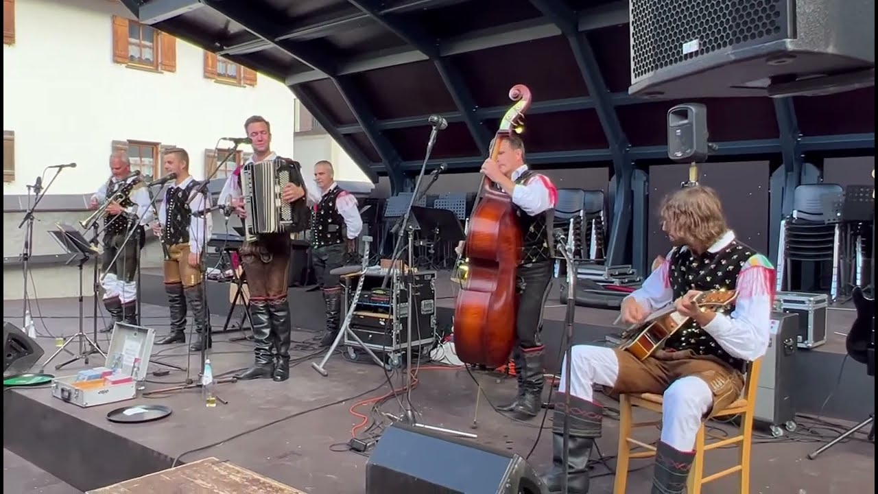 Die Saltenoberkrainer - Proti jutru / Sirenen Polka