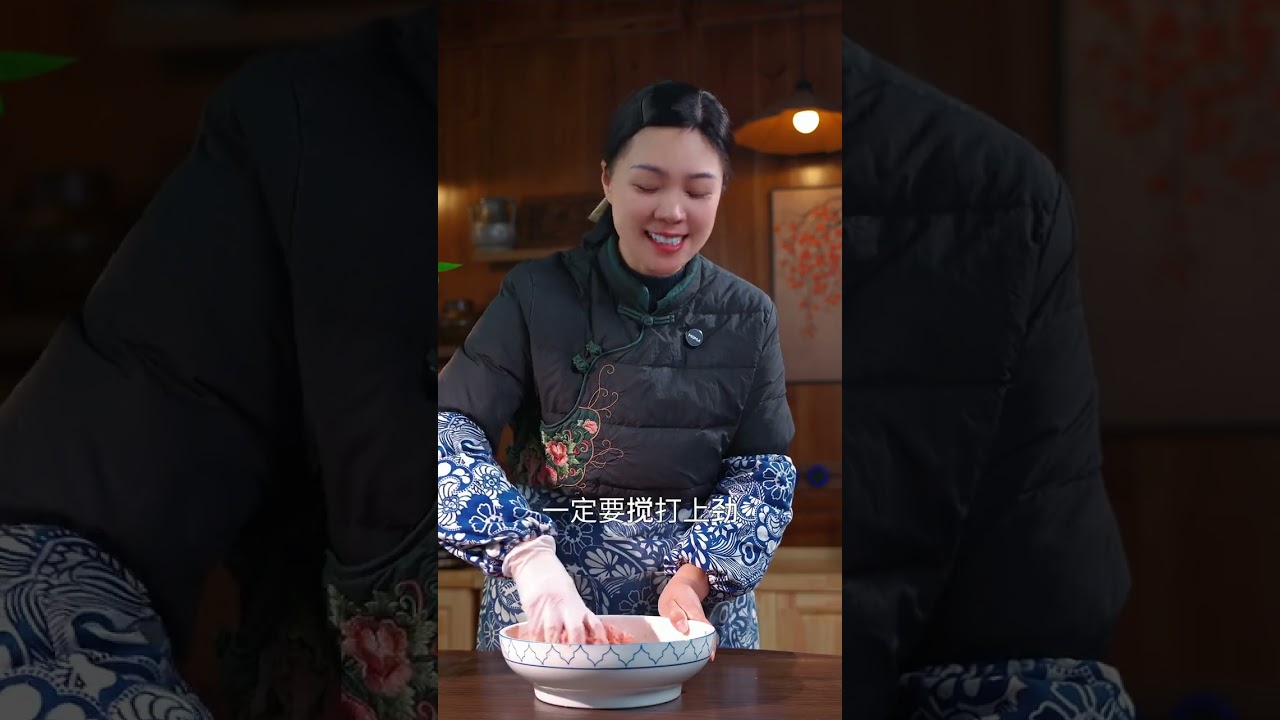 可能很多人都不知道，把芋头放进锅里蒸一蒸，出锅就是一道最近网上很火的芋头新吃法。个个软糯又Q弹，芋香特别浓郁。#美食 #芋头新吃法 #经典美食