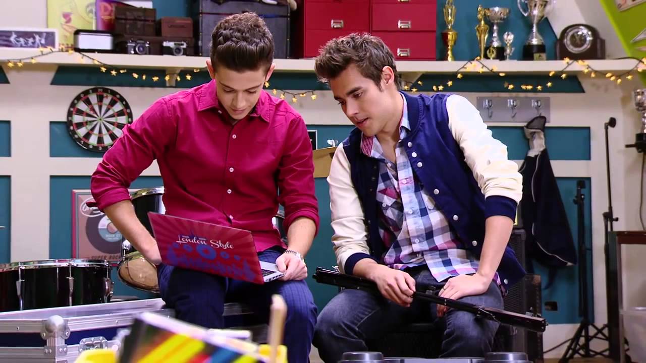 Violetta 3 - El video de Violetta cantando Underneath It All