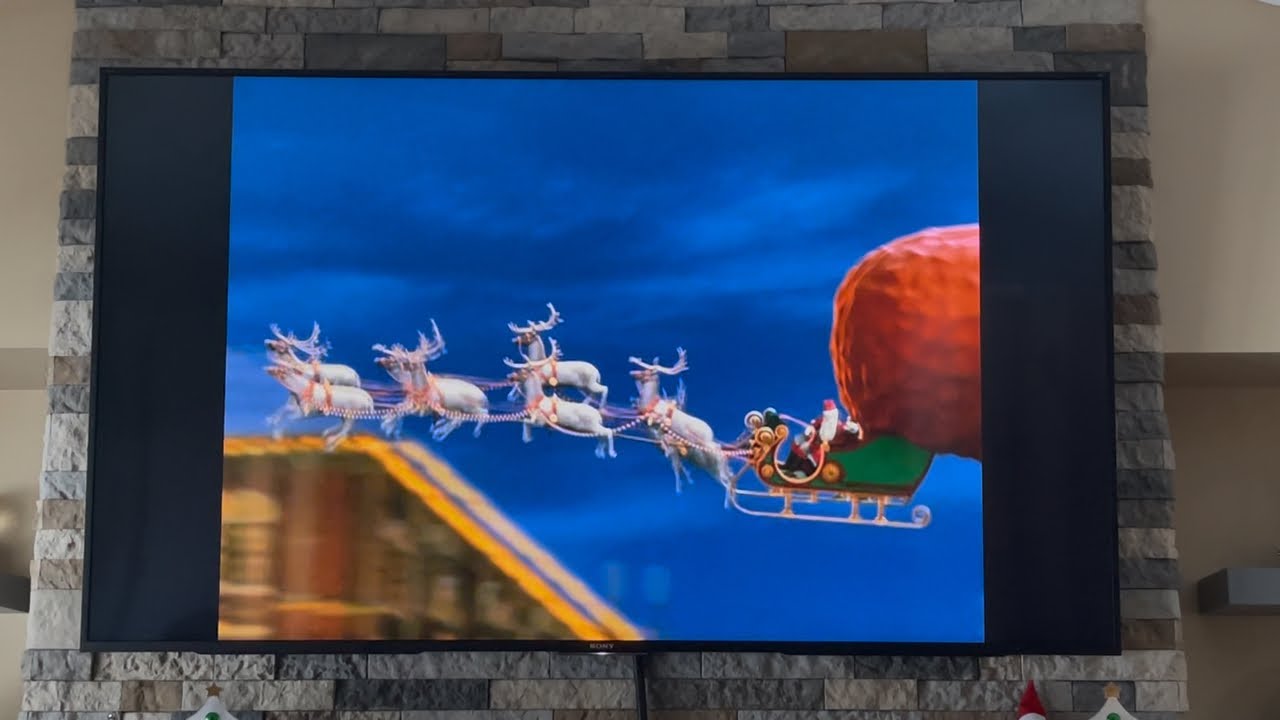 The Polar Express (2004) Santa Clauses flight (Full Screen Format) 