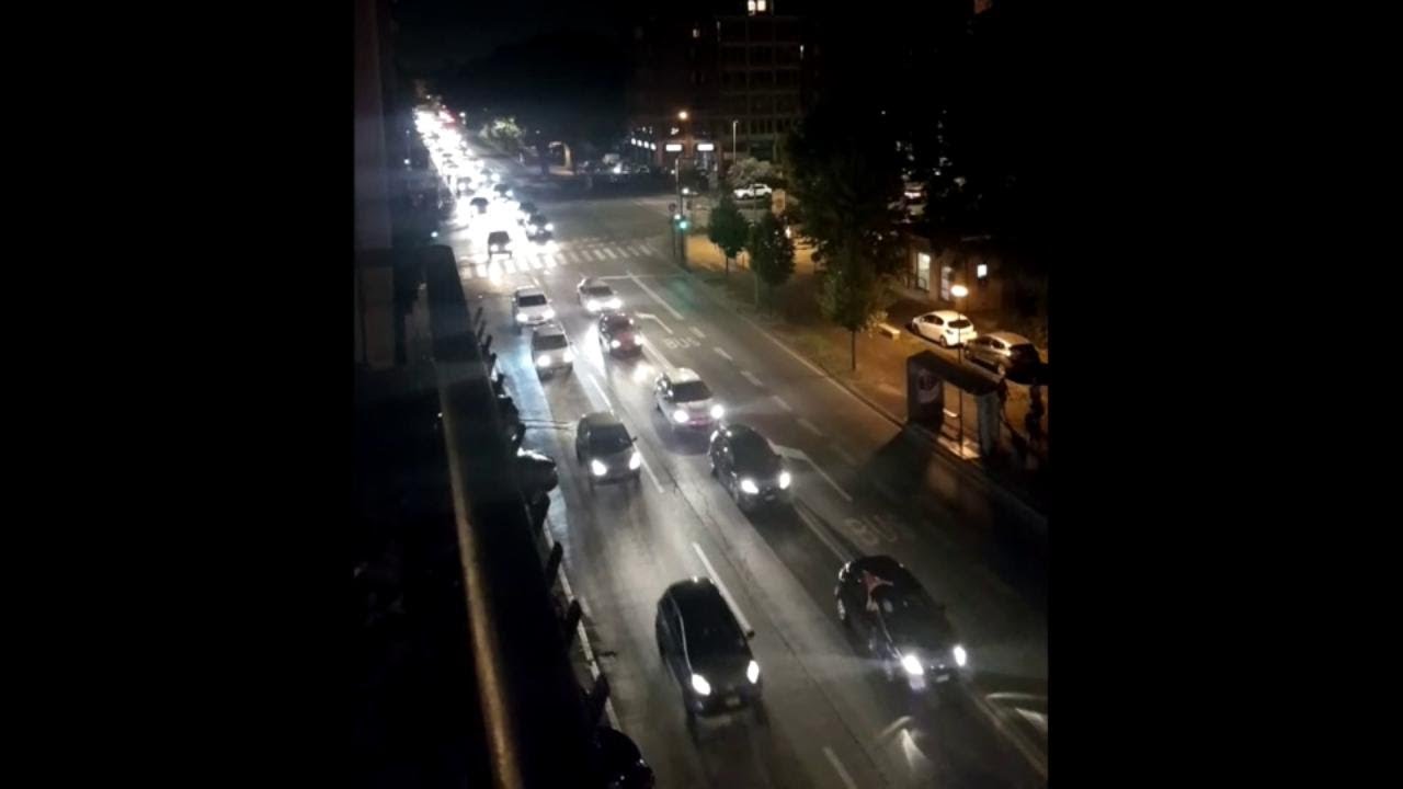 Reggiana in Serie B, il corteo delle auto dei tifosi in festa lungo la circonvallazione