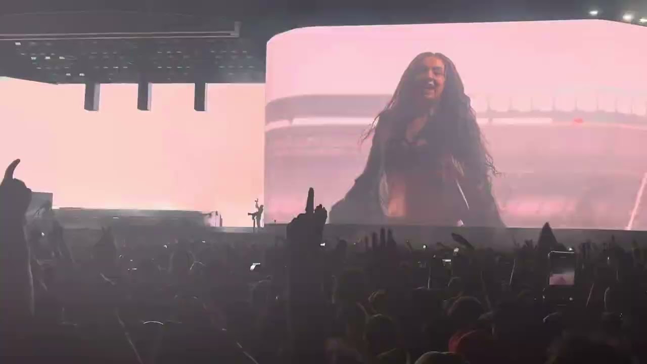 Charli xcx - I Love It + Brat Summer Outro - Live at Coachella 4/12/25