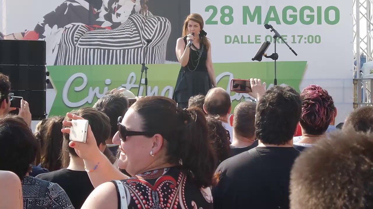 CRISTINA D'AVENA - Concerto al Centro Commerciale il Gialdo [Chieri]