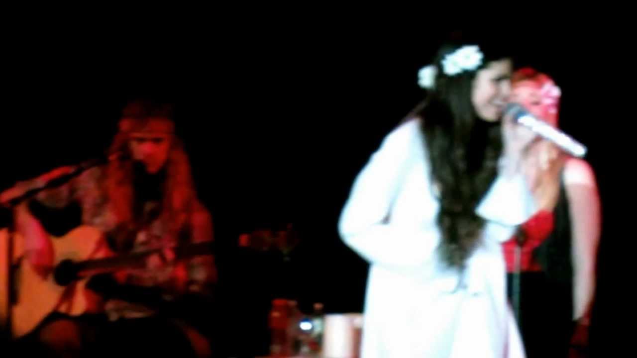 Selena Gomez Love You Like A Love Song Live At UNICEF Concert