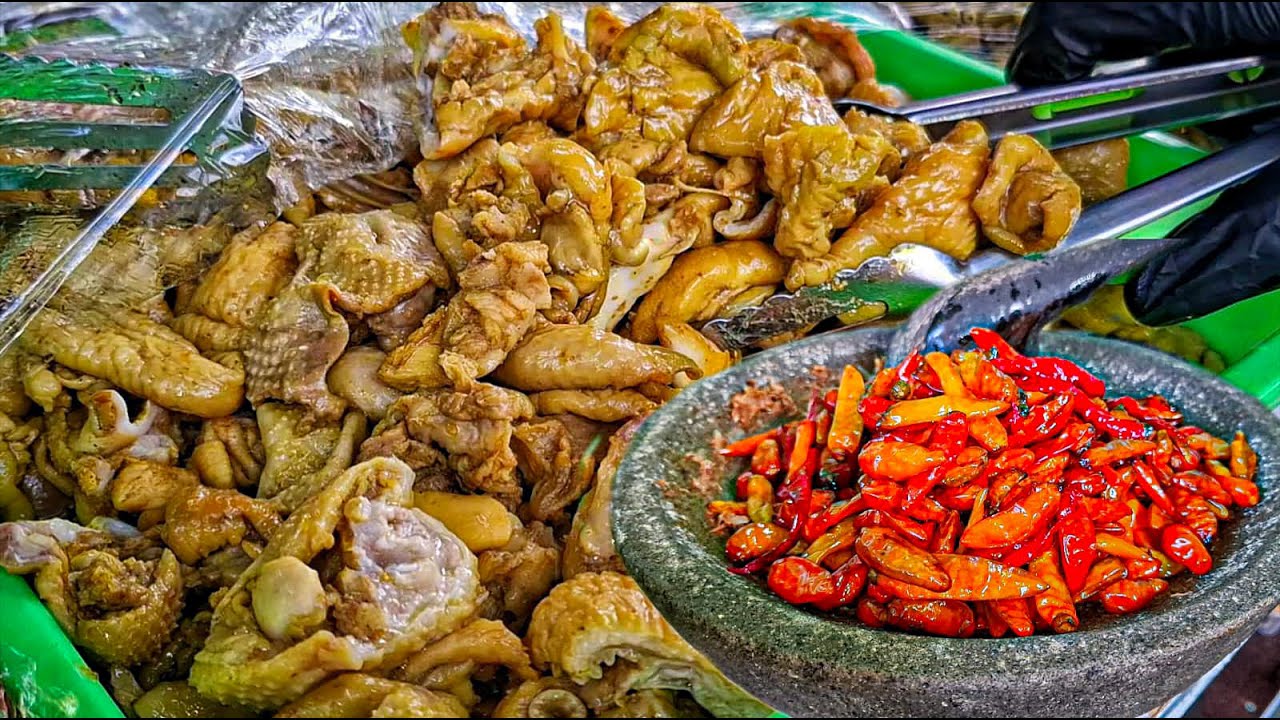 Prasmanan Sambelan Viral! Kulit Ayam Jadi Rebutan di Omah Lawuh 17 Caruban