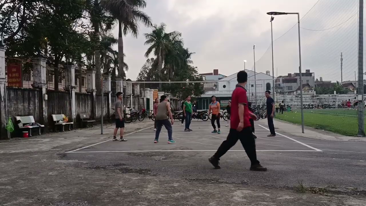 Tiếng cười thể thao sân vận động thiệu hoá 