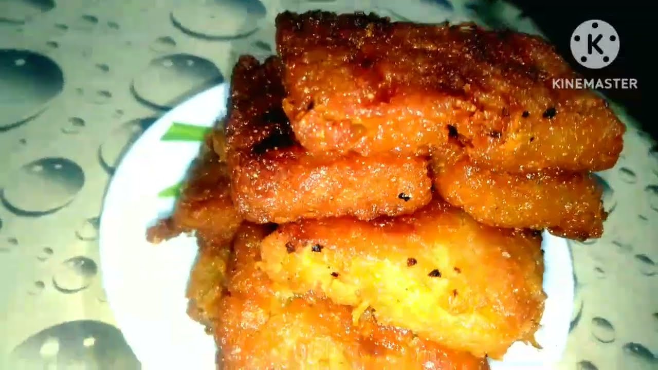 বাড়িতে গাজর আর সুজি থাকলে বানিয়ে ফেলুন এইরকম ইউনিক একটা মুচমুচে তেল পিঠা। #cooking #recipe