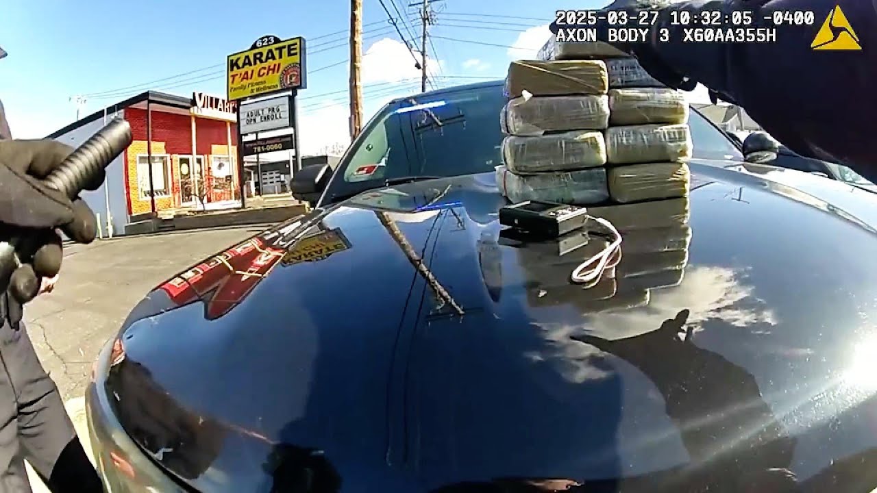 11 Kilos of Cocaine Found in Secret Compartment (Bodycam Footage)