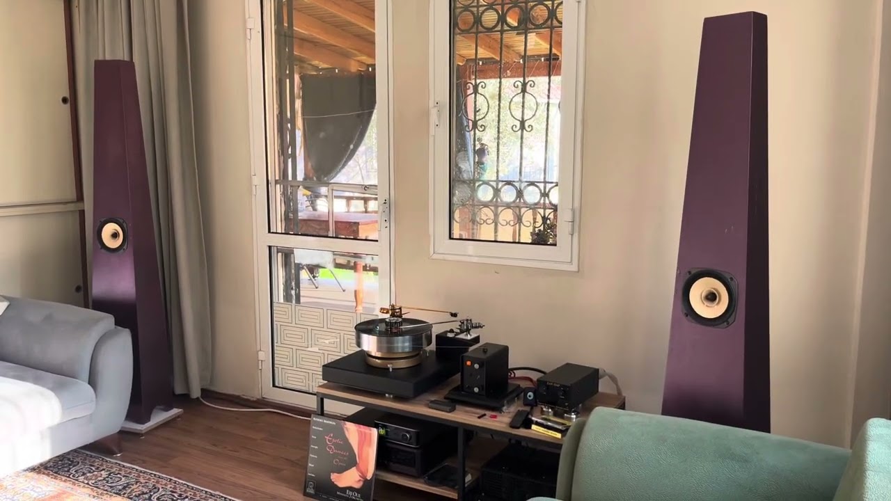 Bacchanale from Samson And Deliah, Saint-Saens , Decca London Cartridge, Moerch Tonearm, Verdier TT
