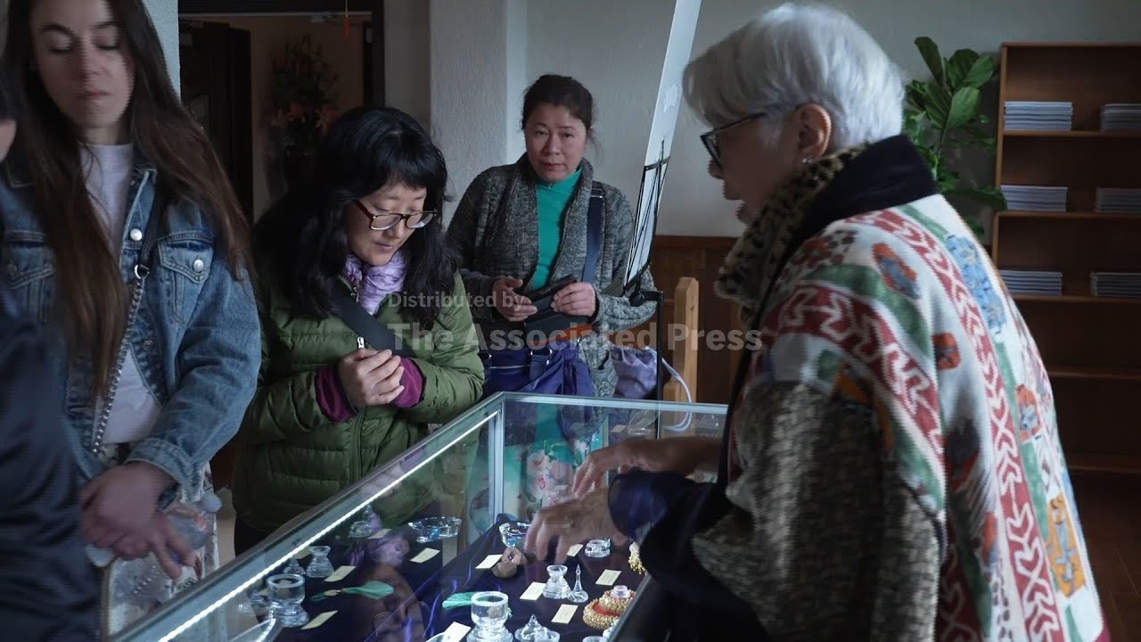 Buddhists welcome Lunar New Year with relics from remains of enlightened beings