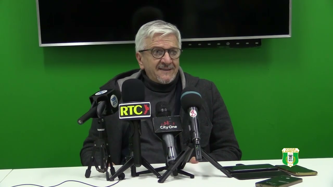 Il direttore sportivo Fabrizio Maglia in sala stampa dopo Sambiase Vigor Lamezia 0 1