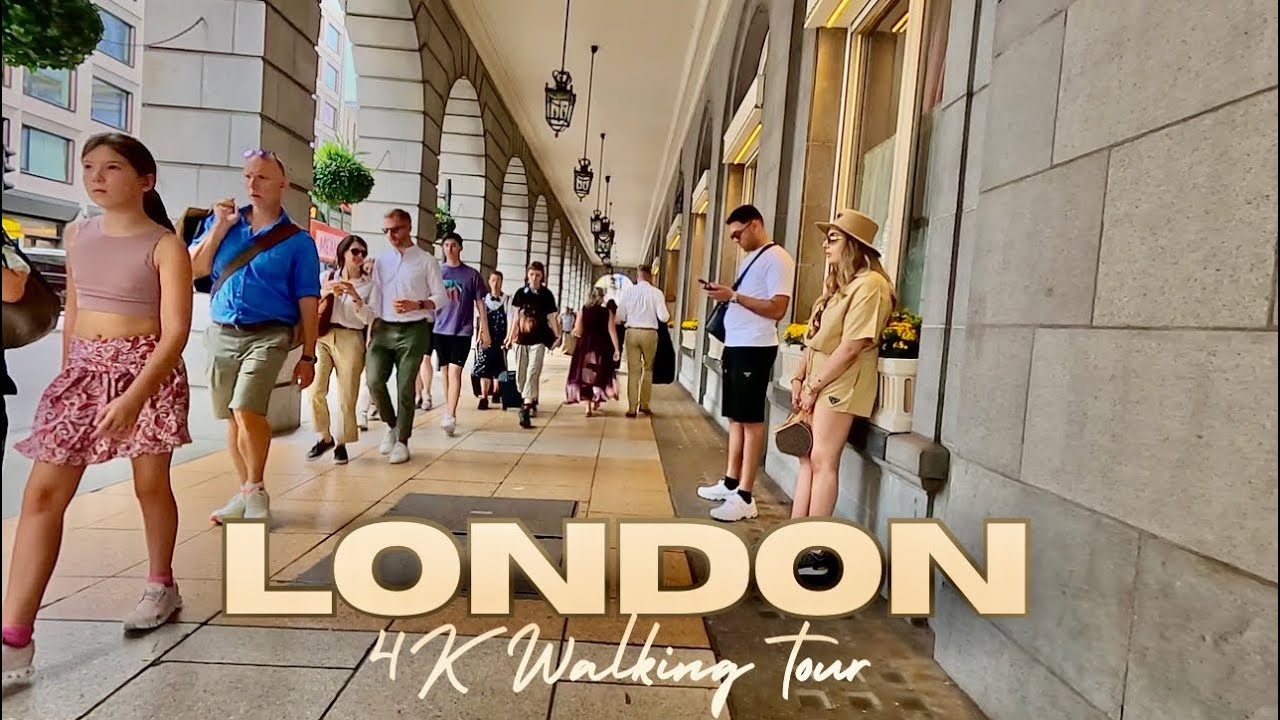 Central London Walking Tour from Apollo Victoria Theatre to Tottenham Court Road