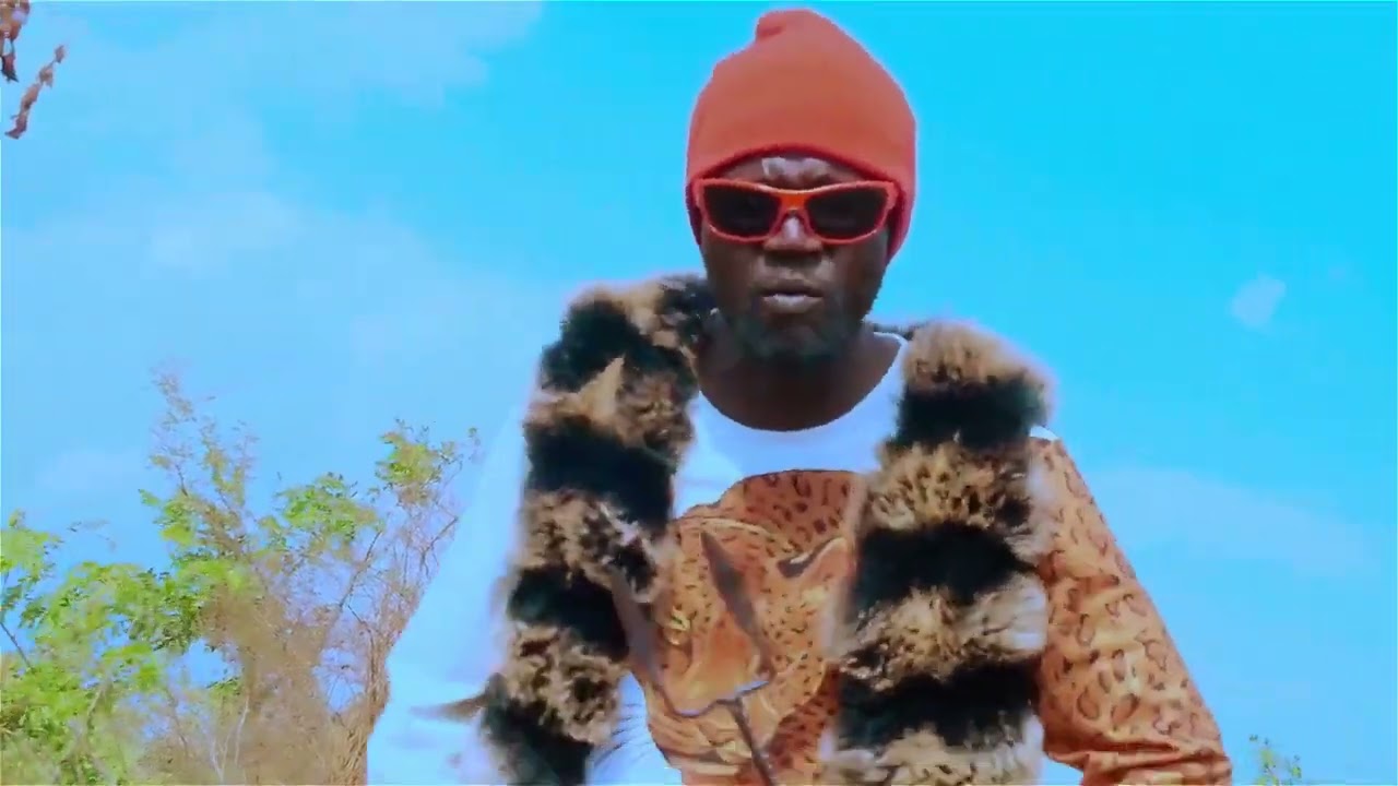 Lucky Bosmic Otim - Mola Tyeni (Official Video)