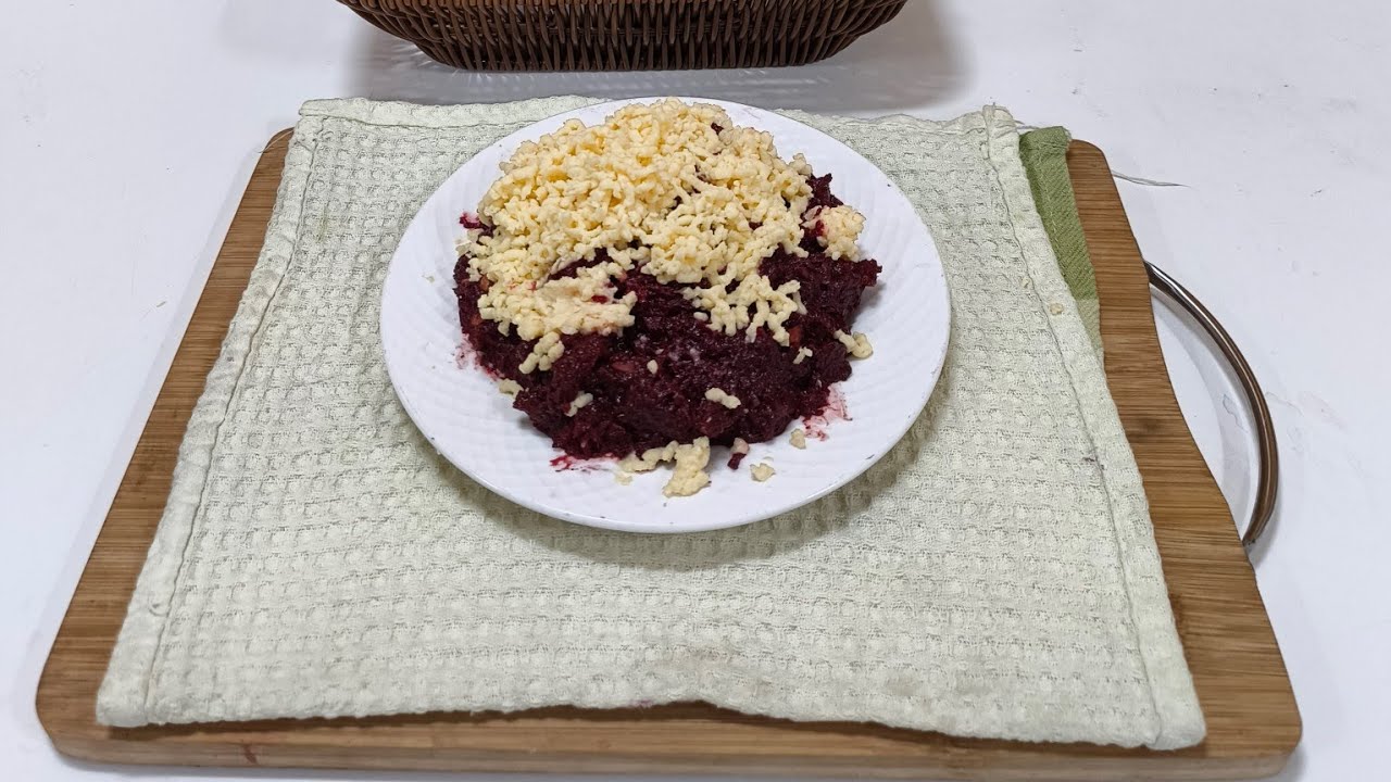 Beetroot Halwa Recipe (Jaggery Sweetened)