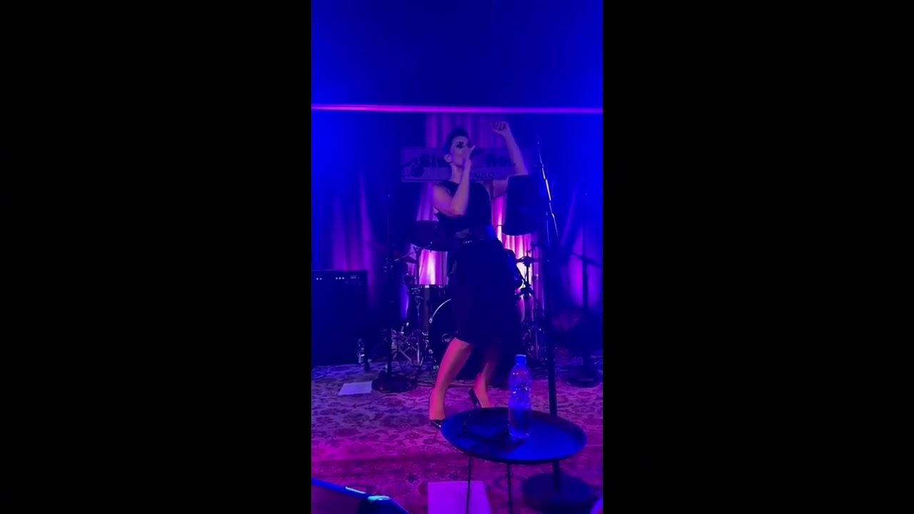 Patricia Coelho  apresenta TOP HITS (AO VIVO) - músicas: Flowers, Valery, Follow You, Father Figure.