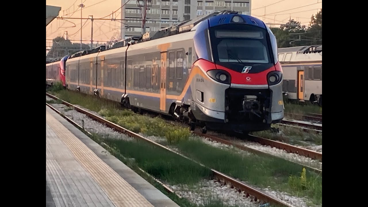 tanti treni alla stazione di Rimini + foto