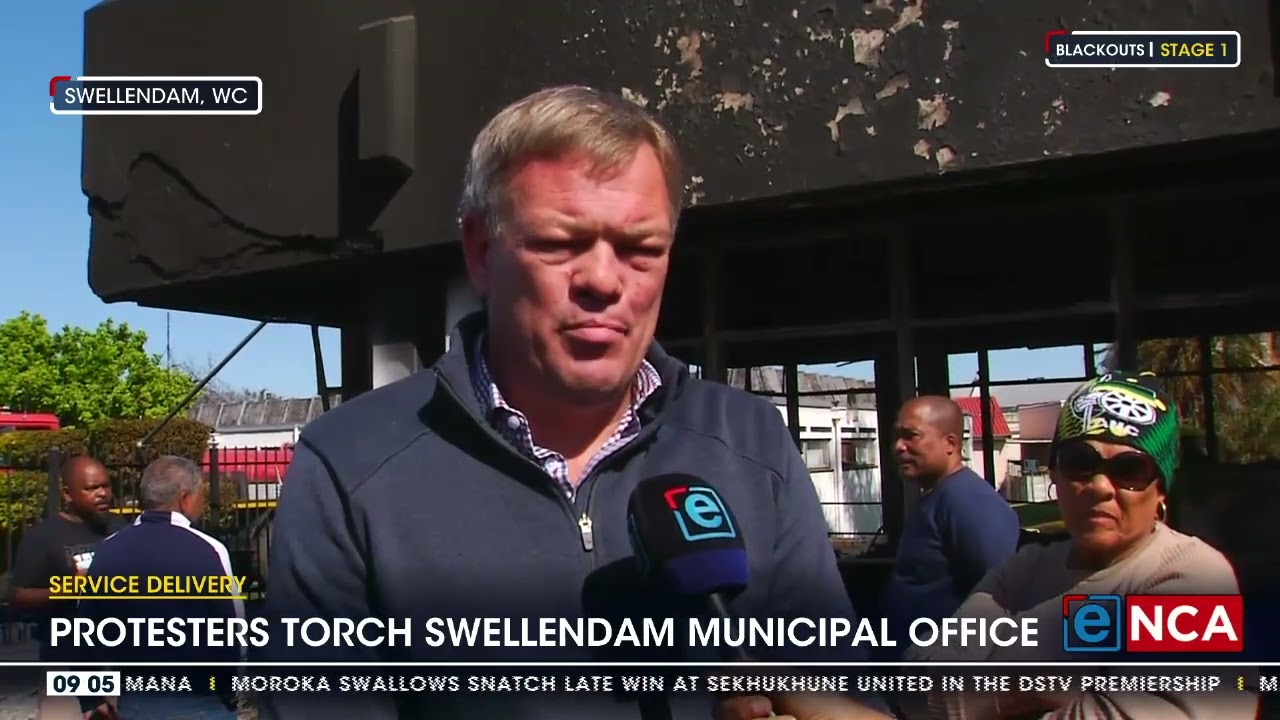 Service Delivery | Protestors torch Swellendam municipal office