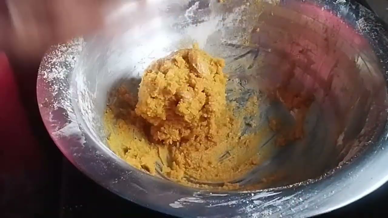 बिना सांचे के बनाएं हलवाई जैसी बेसन सेव | Perfect Besan Namkeen Sev Recipe