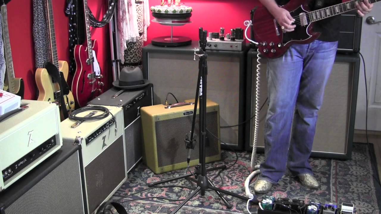 Gearmanndude's grab and go pedalboard & amp and walk around the jam room