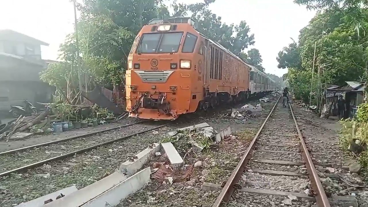 TRAIN SPOTTING AT SIPOCOT STATION 