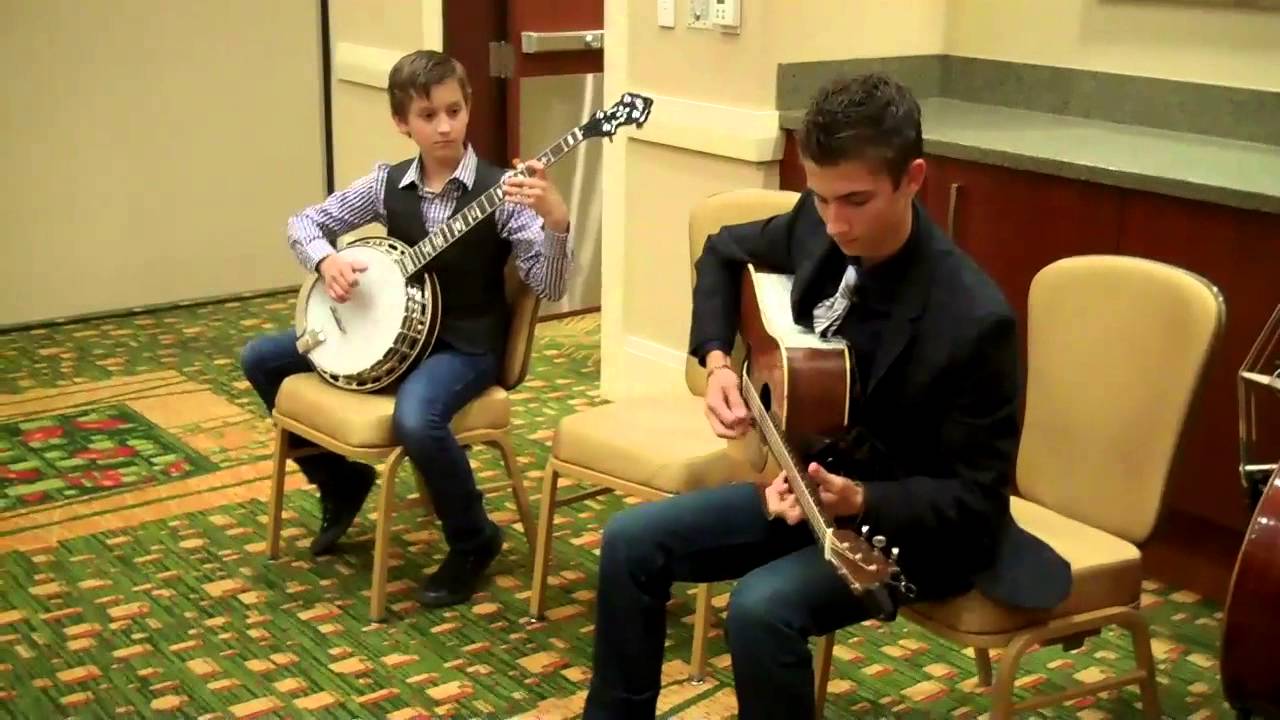 Sleepy Man Banjo Boys Warming up  with Rockwood Deer Chase for a show at IBMA 2013
