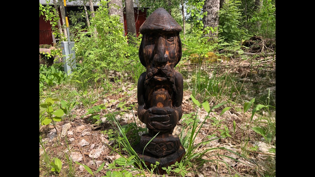 Carving "primitive" pagan statue of Þórr (Thor)!