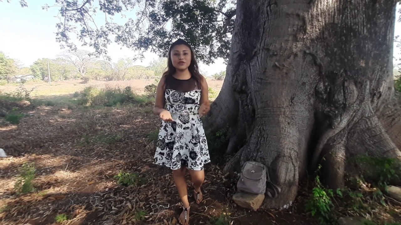 KARLITA DISFRUTANDO DEL CAMPO