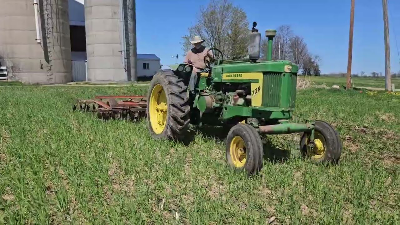 Discing With The John Deere 720 & Case Disc