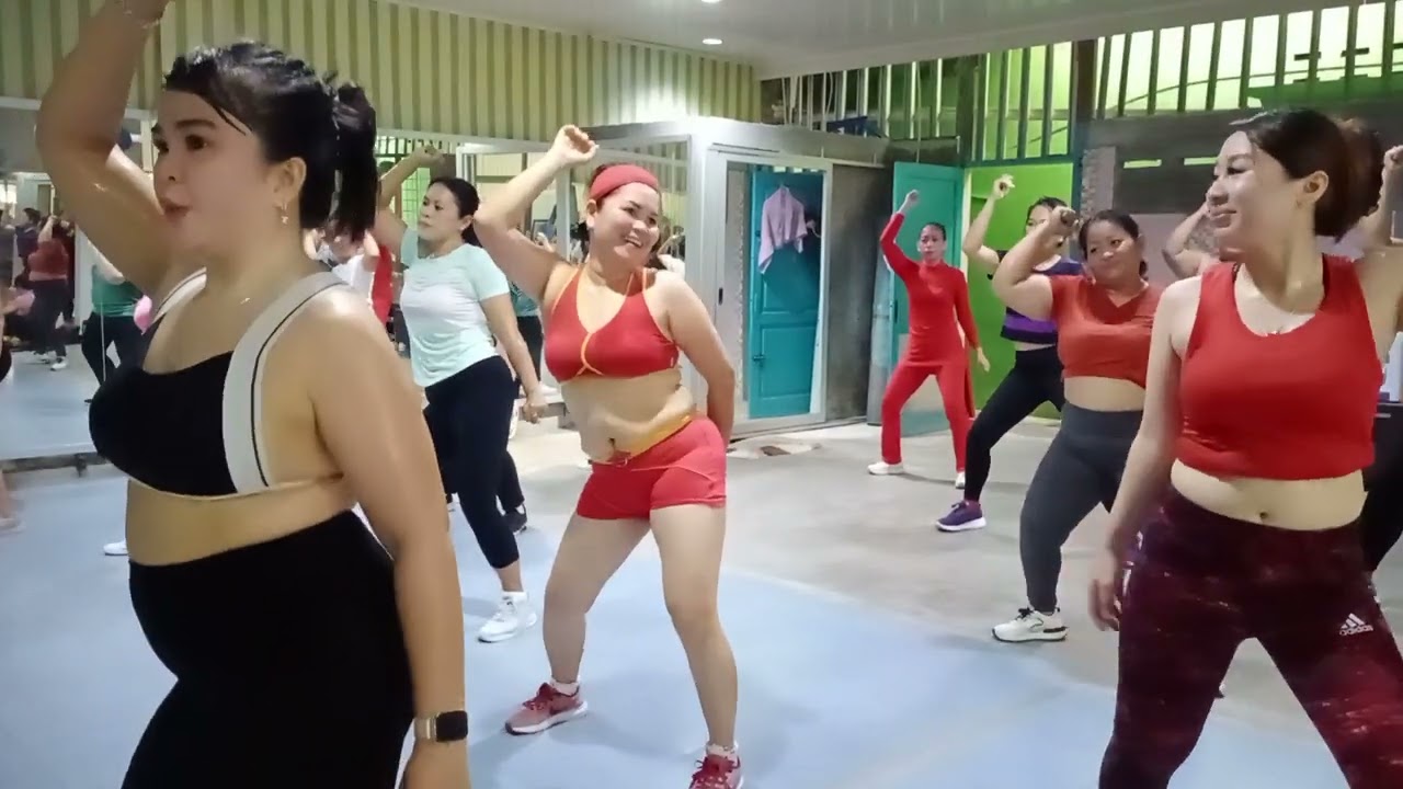 HOT SENAM BODYLANGUAGE JEPIT JEPIT VIVIOT TER ENAK jamin ngakak hahaha sanggar Elly medan fitness