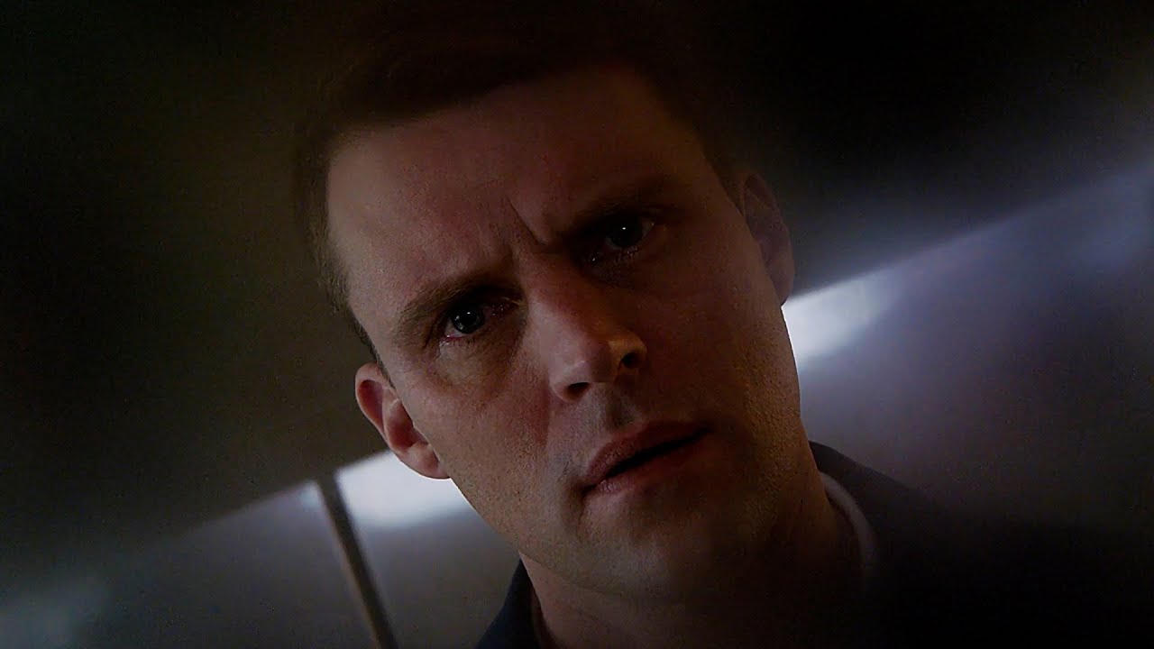 Casey Gets A Head Injury - Chicago Fire 9x09