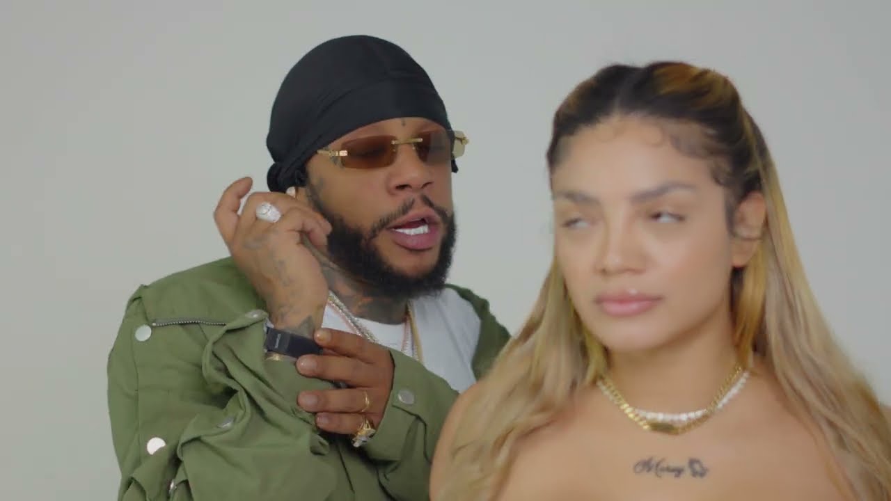 YOMEL EL MELOSO - PASES BIEN (VIDEO OFFICIAL)