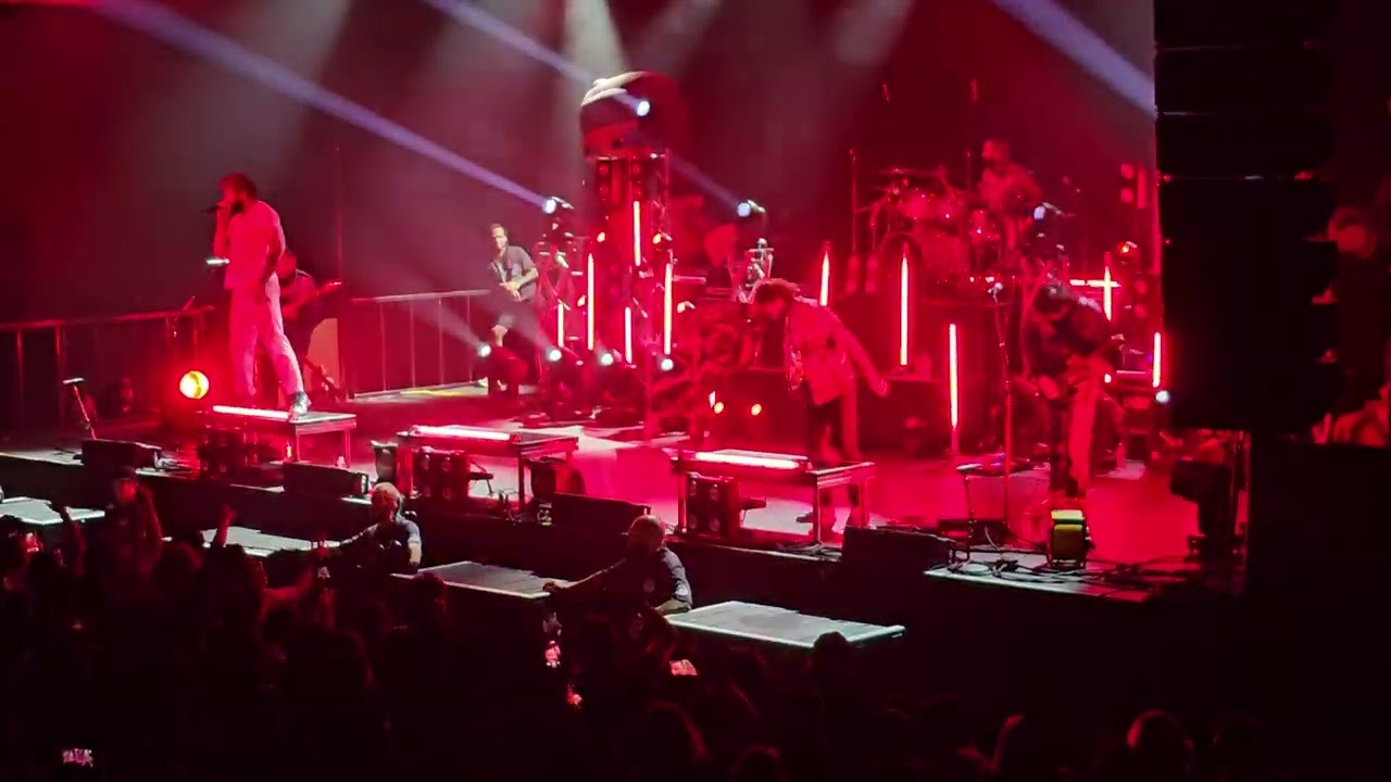 Dance Gavin Dance- The Backwards Pumpkin Song (Return of the Robot Tour Live) 4K