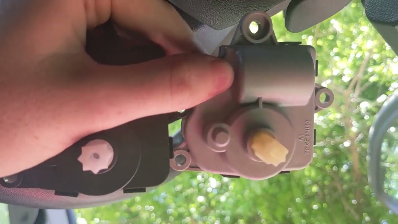 How to Replace the Mode Door Actuator in a 2014 Chevrolet Equinox