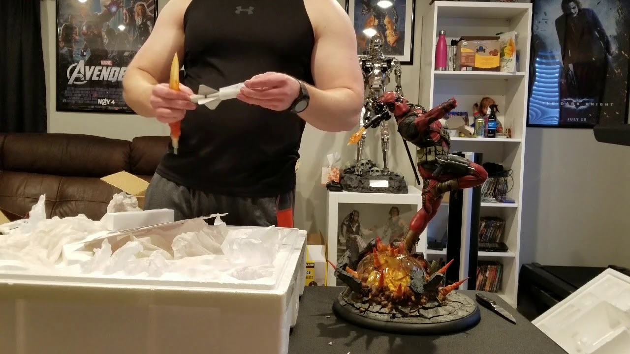 Sideshow Deadpool Heat Seeker Premium Format Statue Unboxing and Review