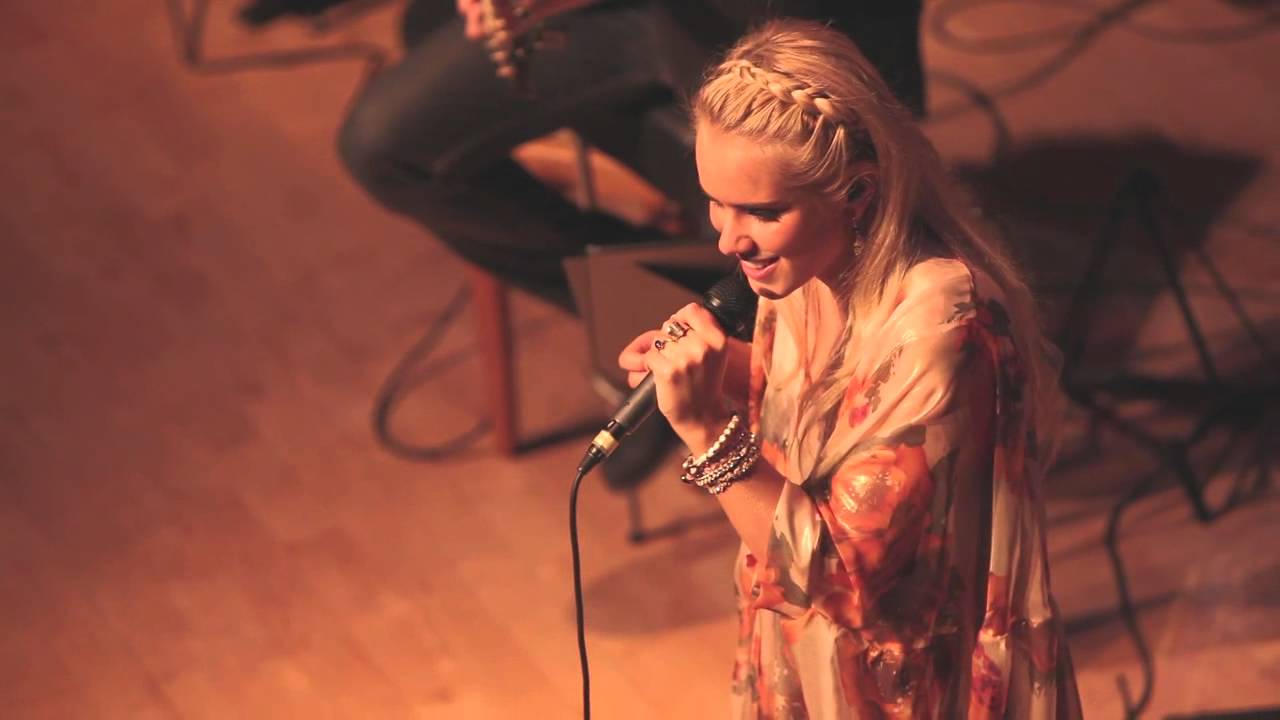 Yohanna-Somewhere over the rainbow