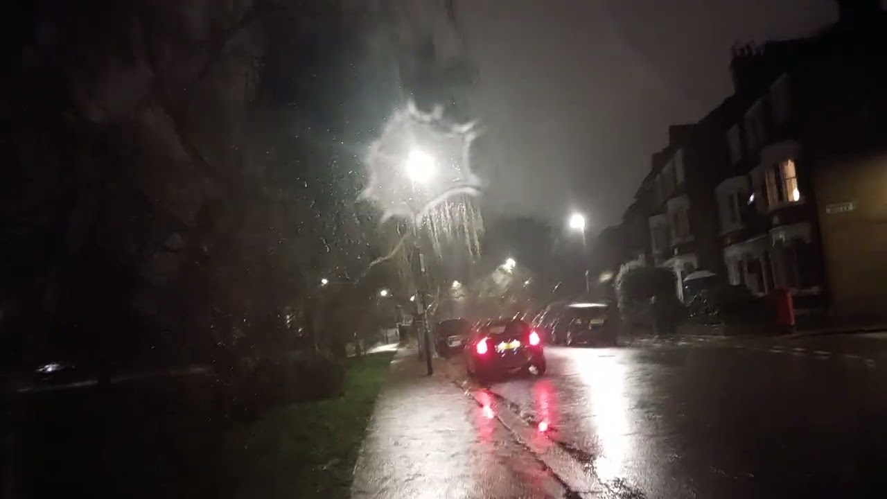 London City rainy evening walk | city suburbs.
