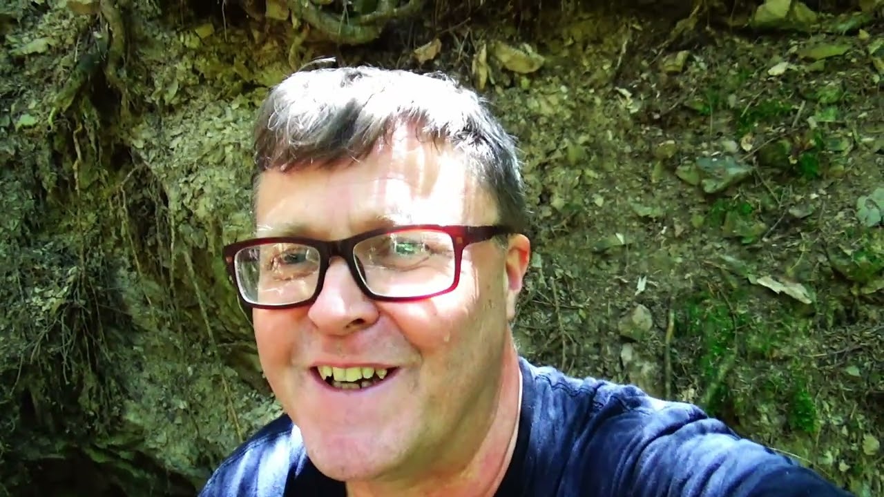 2/3 Prekopali sme sa do štôlne bez mena - Mineralogické výpravy amatérov