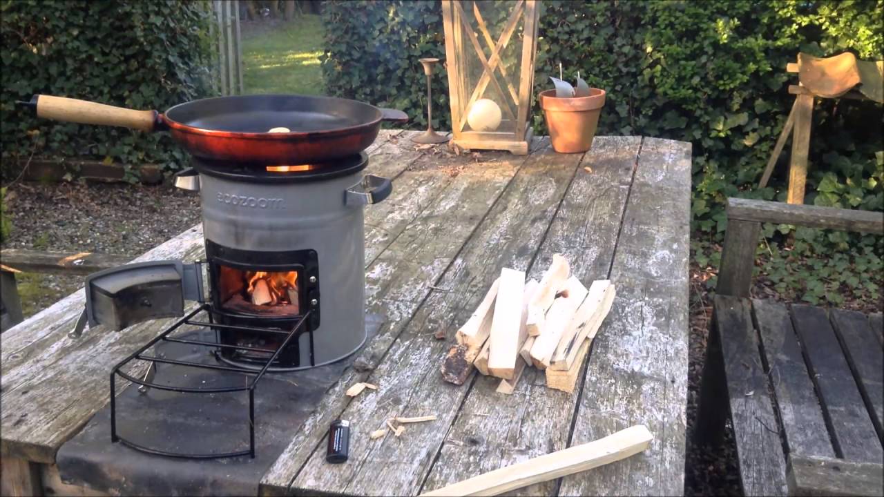 Ecozoom rocket stove : quick breakfast (8min.)