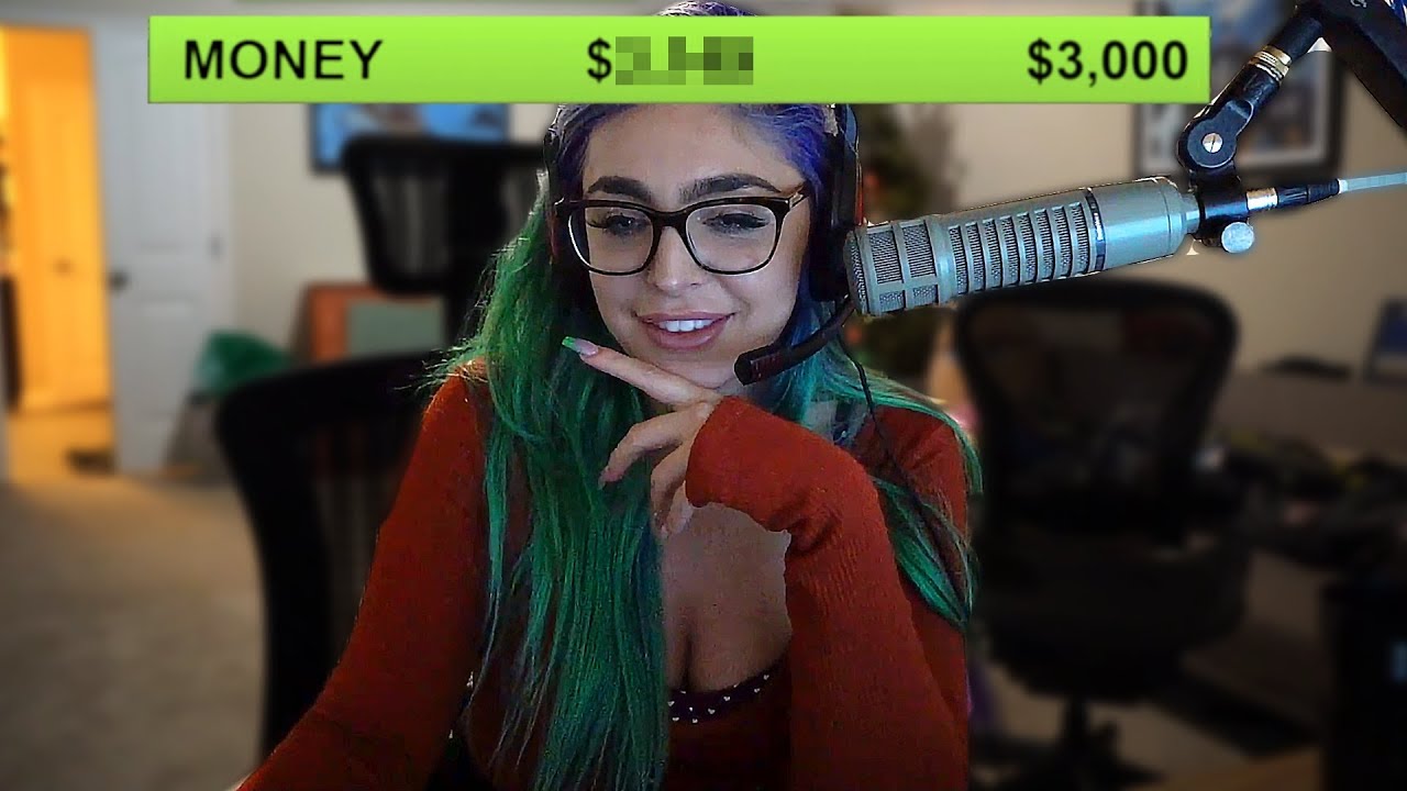 Sister streams for the first time (This is how much she made)