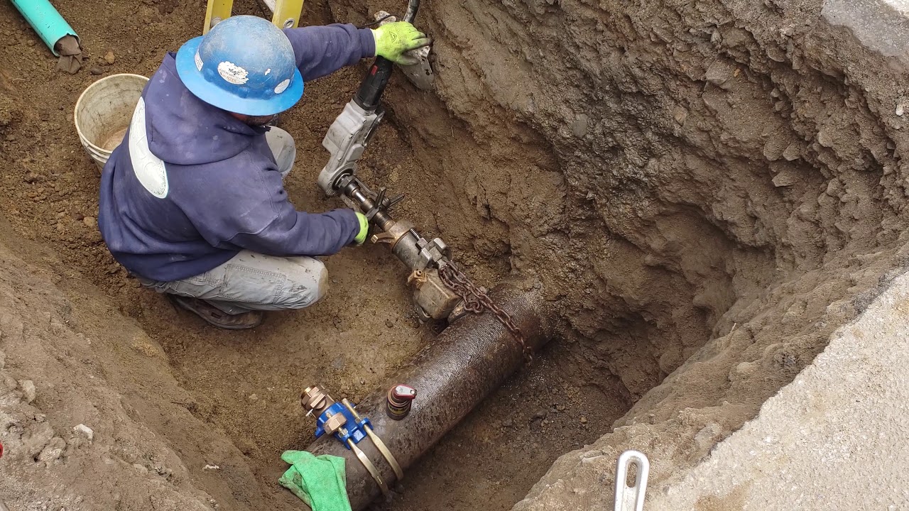 Tapping To Water Main Boston Massachusetts 2019