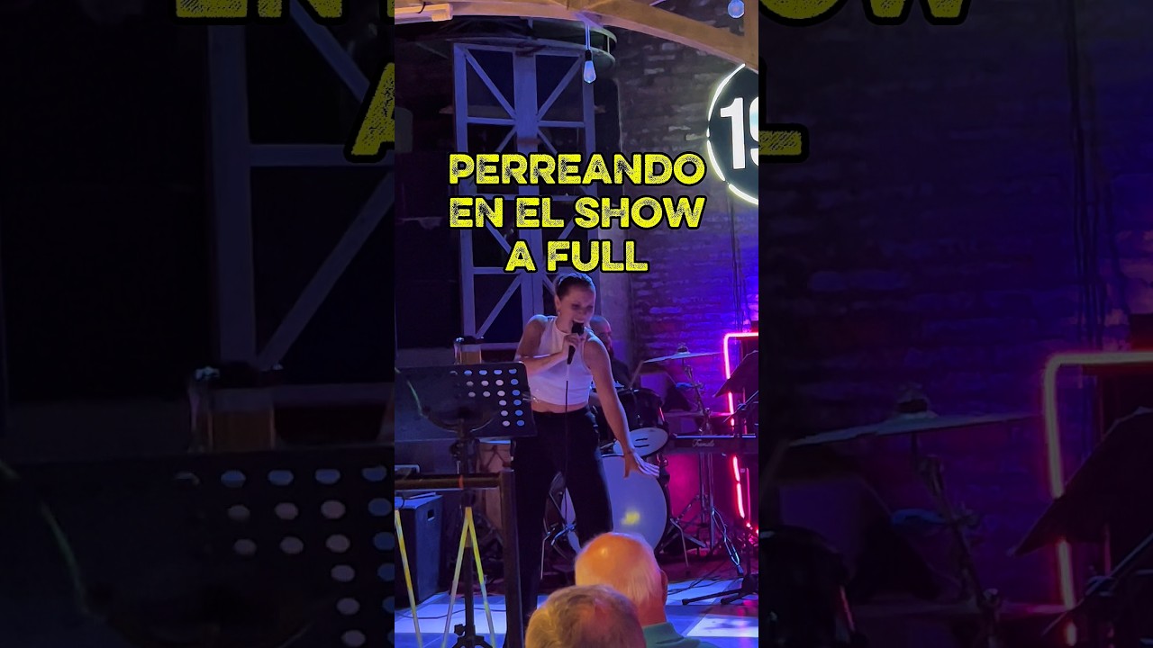 Perreando a full en el show 😂 
