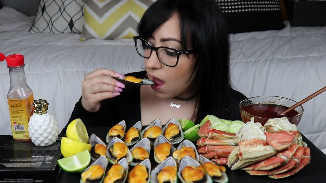 DUNGENESS CRAB AND GREEN LIP MUSSELS MUKBANG | EATING SHOW