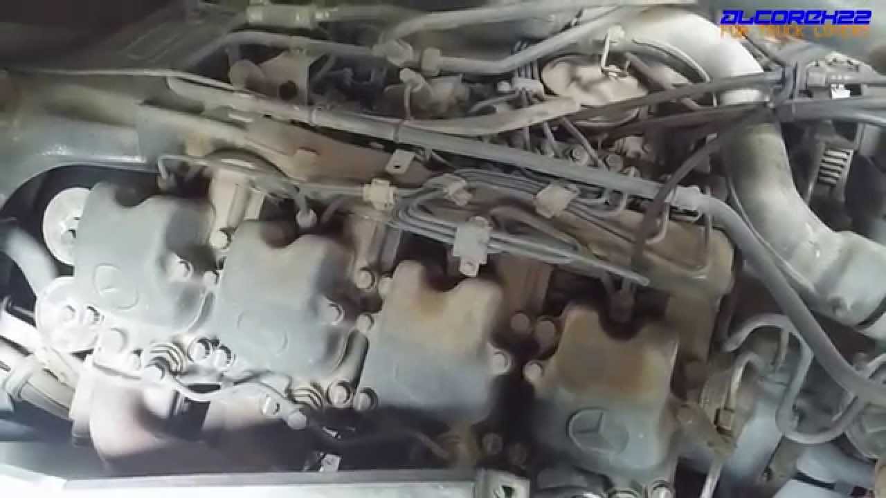 Mercedes-Benz OM442 LA V8 Engine View
