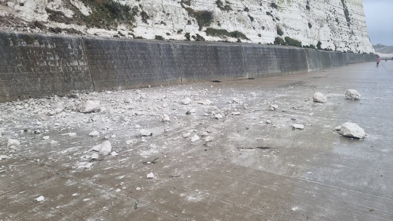 Cliff fall at Saltdean near Brighton sees chalk boulders tumble onto Under Cliff Path