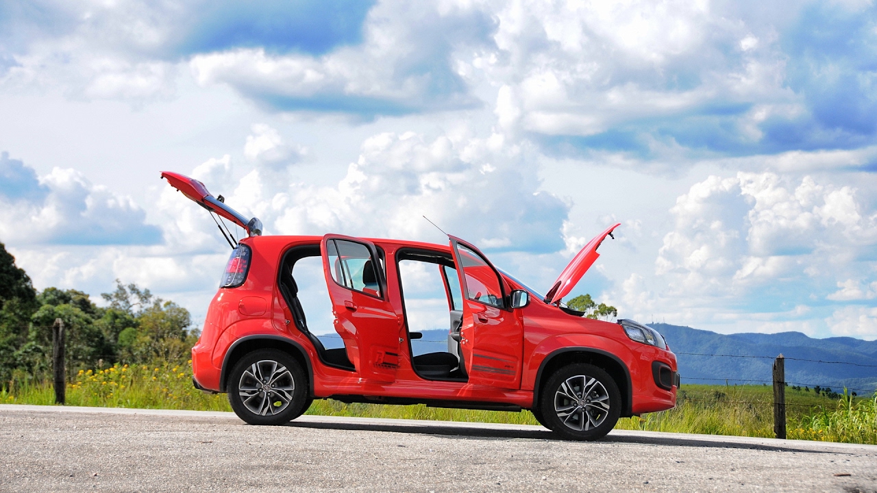 Fiat Uno Sporting Dualogic 2017 no uso com PK