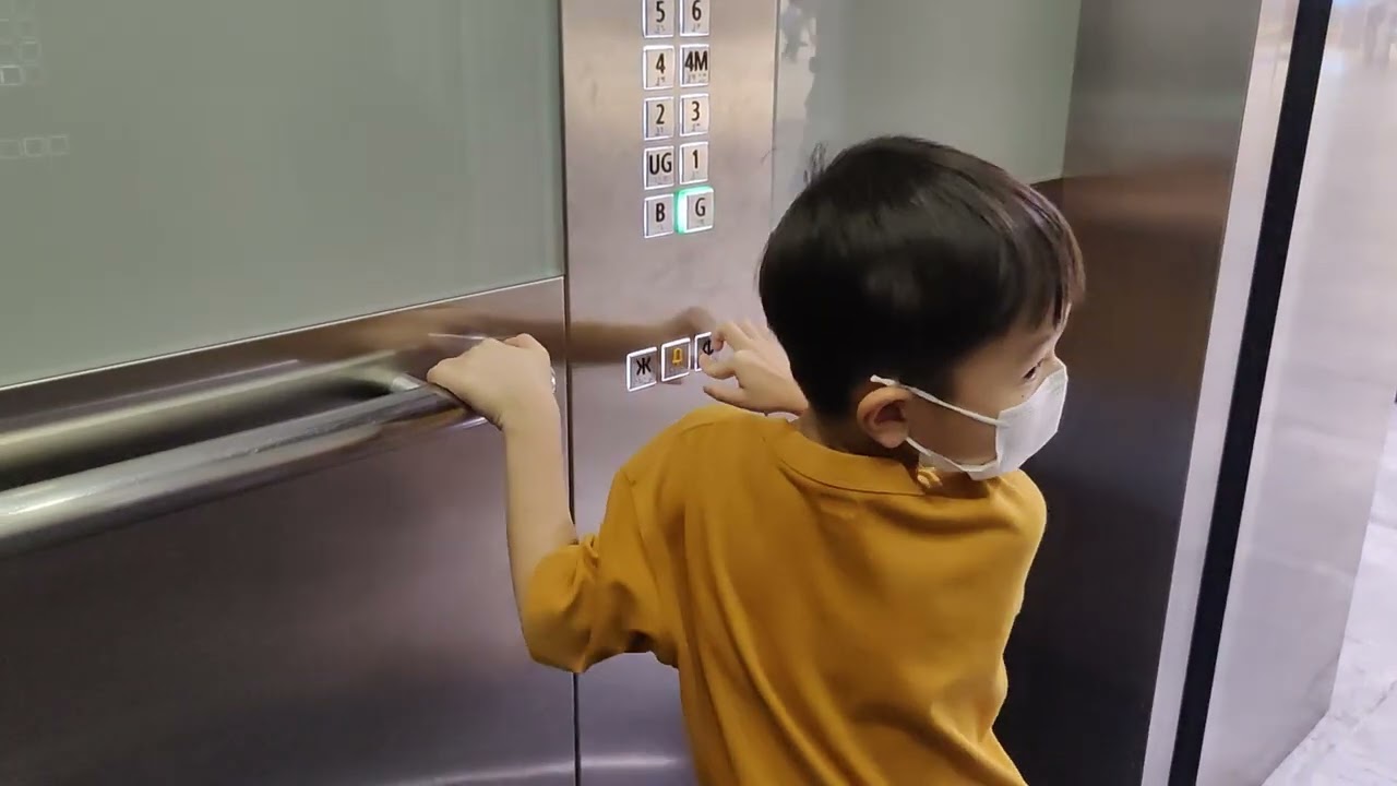 Paradigm Mall elevator 🛗
