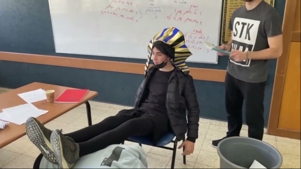 יציאת בית המדרש | מחזור מ
