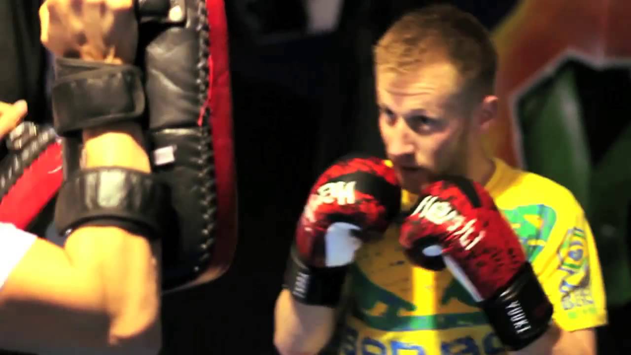 MUAY THAI