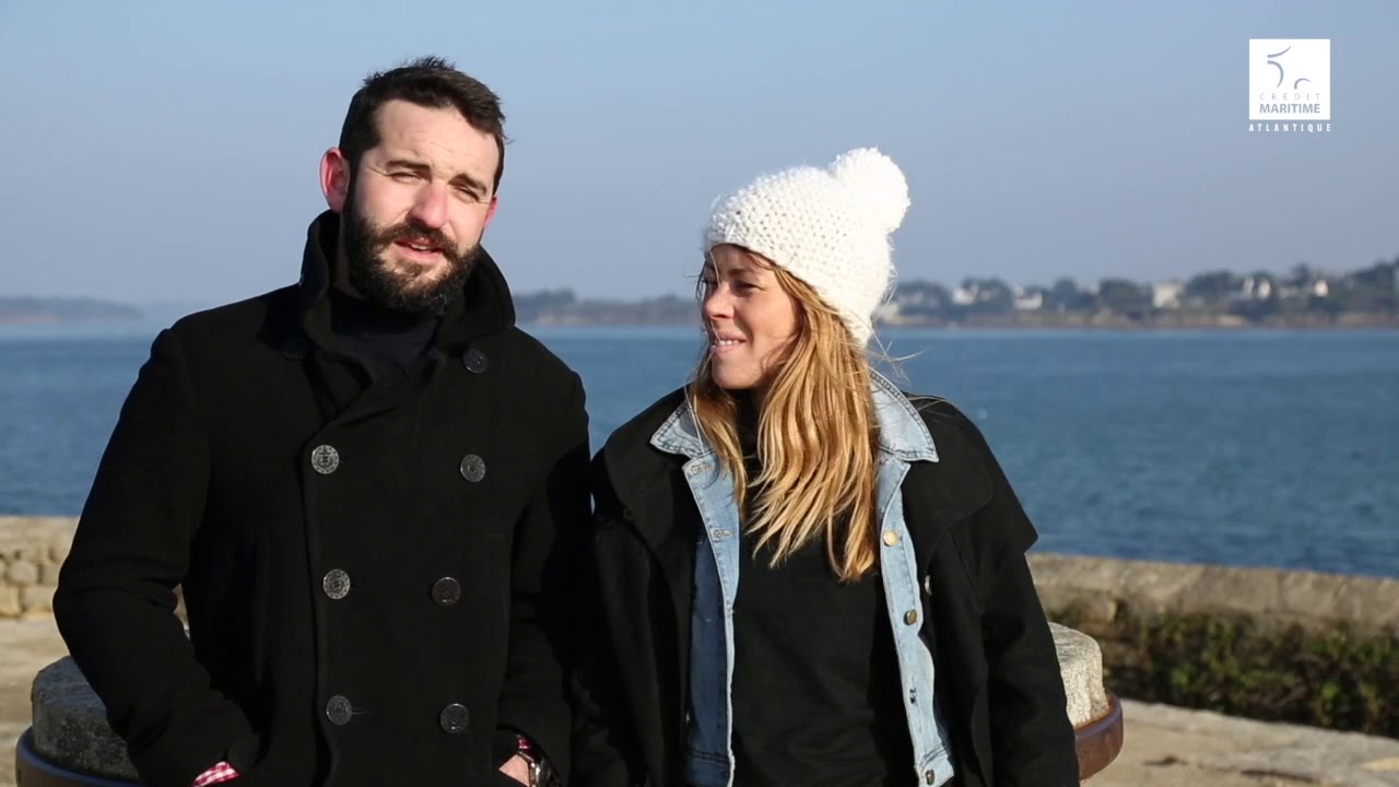 Un bar multigénérationnel sur la presqu'île de Locmariaquer